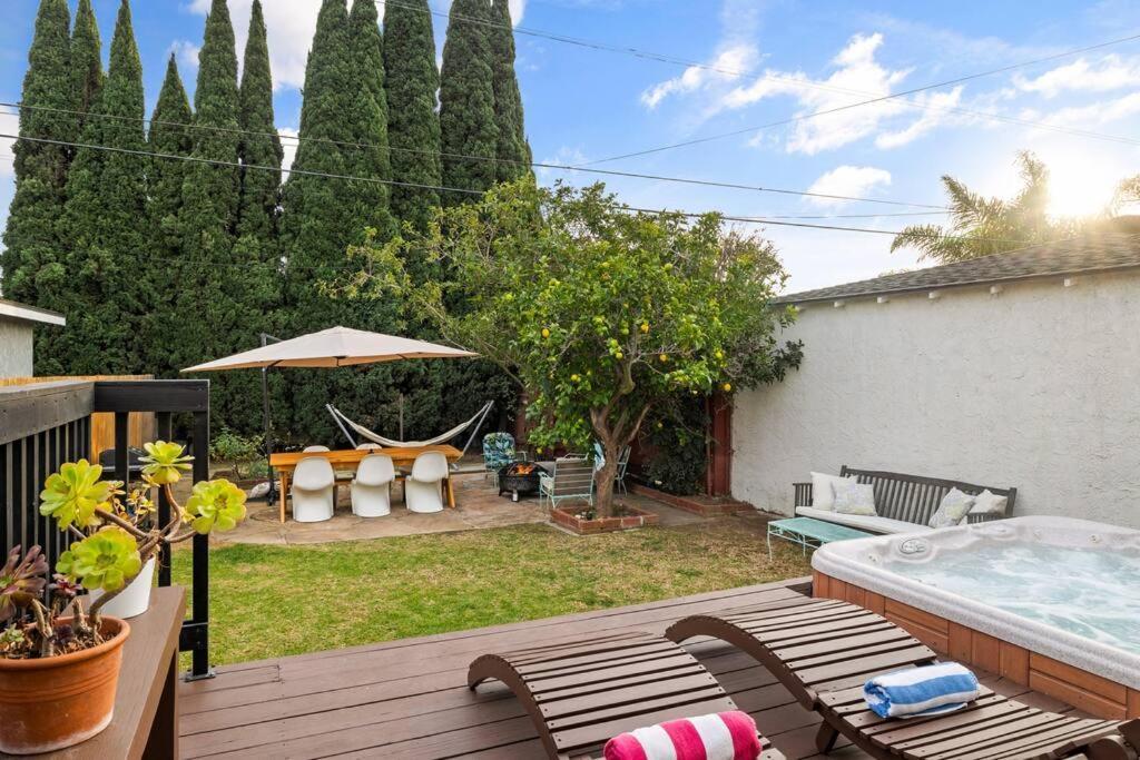 Holiday home Modern Spacious Romantic La Gated Yard Hottub Los Angeles